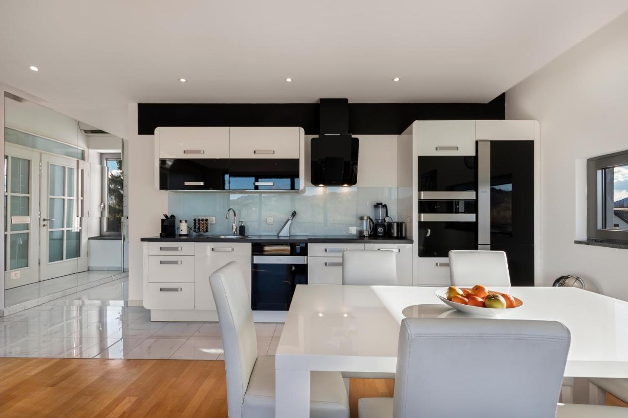 Contemporary Apartment With Rooftop Terrace In มาริบอร์ ภายนอก รูปภาพ