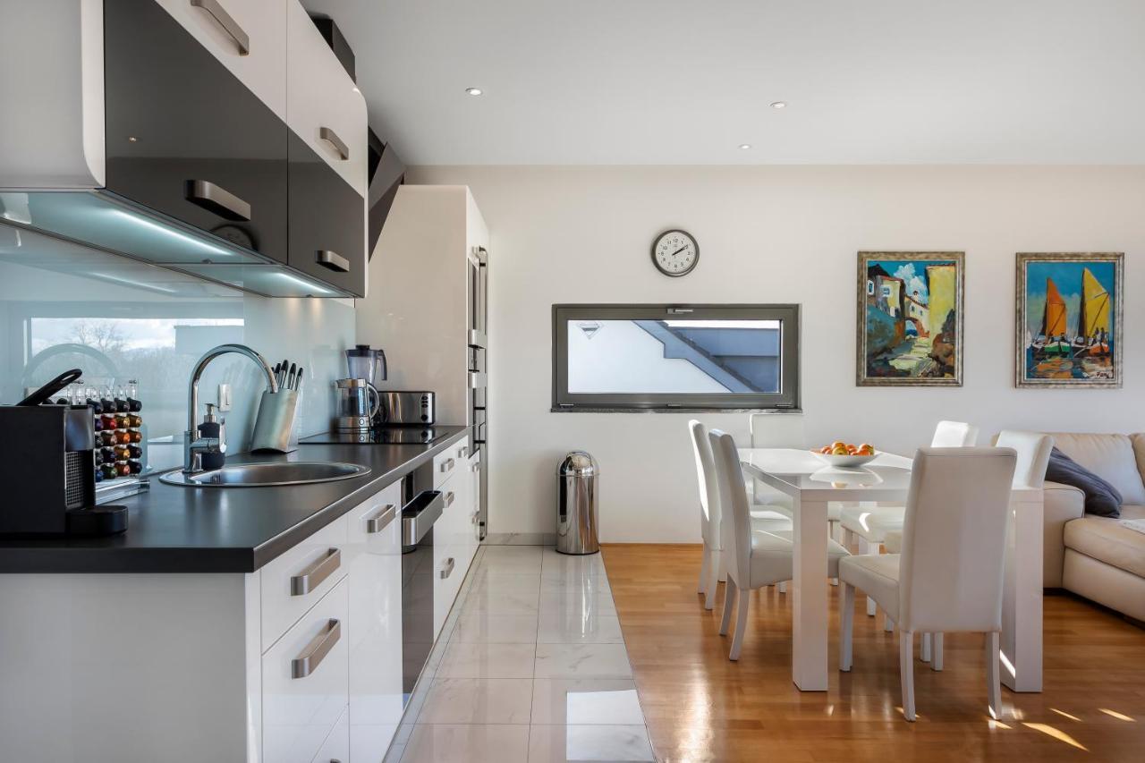 Contemporary Apartment With Rooftop Terrace In มาริบอร์ ภายนอก รูปภาพ