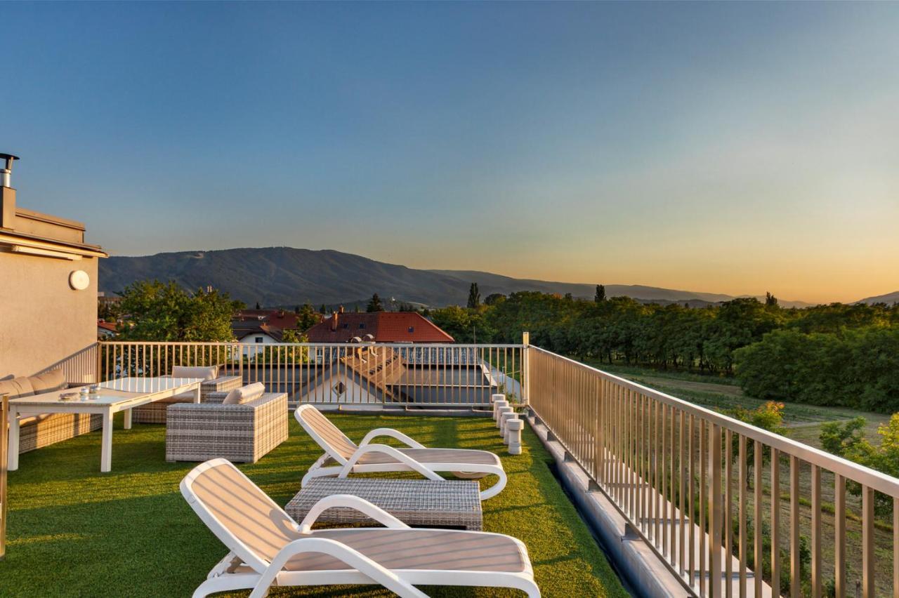 Contemporary Apartment With Rooftop Terrace In มาริบอร์ ภายนอก รูปภาพ